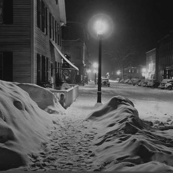 Link to Snowy Night, Woodstock, Vermont image page.